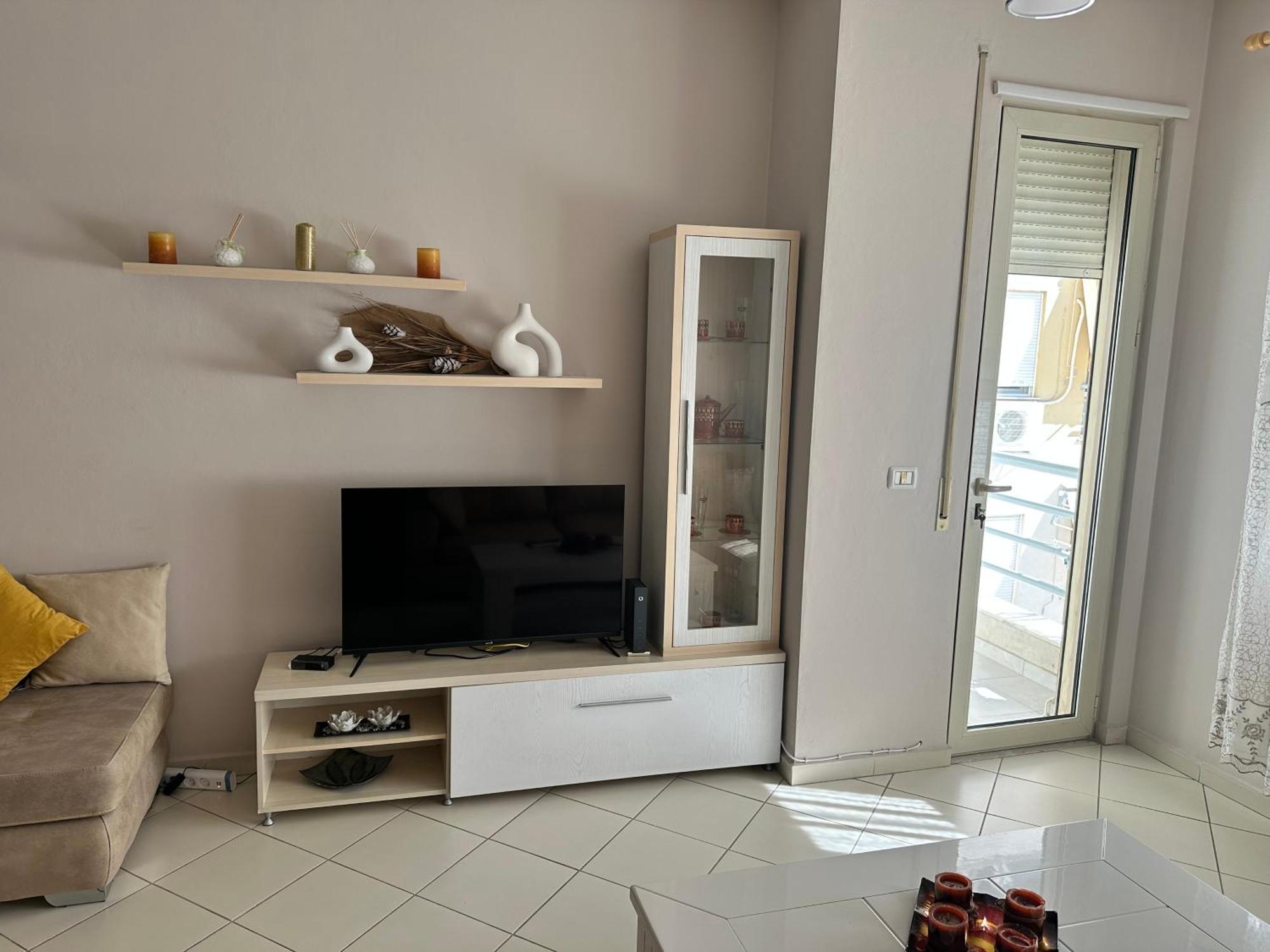 Sunrise Apartment Near The Center Tirana Exterior foto
